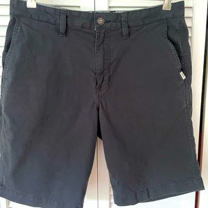 Vans -Flat front short size 32